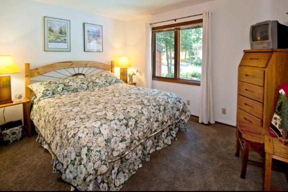 Meadow Ridge Condos By Mammoth Slopes Lodging Мамът Лейкс Стая снимка